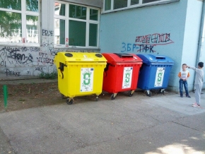 Kontejneri za separaciju otpada podeljeni mitrovačkim školama