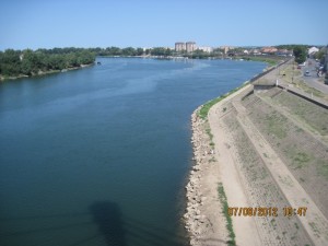 Reka Sava, pogled sa mosta Sv. Irineja
