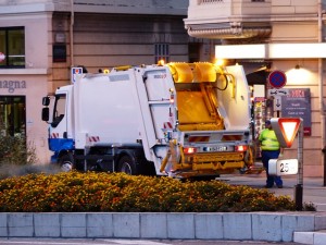 Kamion za odvoz i deponovanje smeća